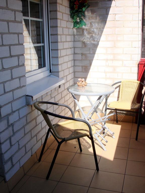 Guesthouse "Nakvyne Pas Zveja" Purvynes Street Нида Экстерьер фото