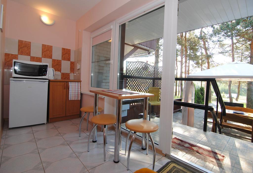 Guesthouse "Nakvyne Pas Zveja" Purvynes Street Нида Экстерьер фото
